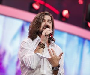 Znany dziennikarz i brat pogodynka TVP na scenie w Opolu. Występy podczas koncertu Premiery