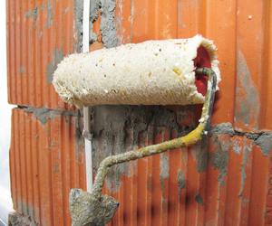 Gruntowanie przed tynkowaniem