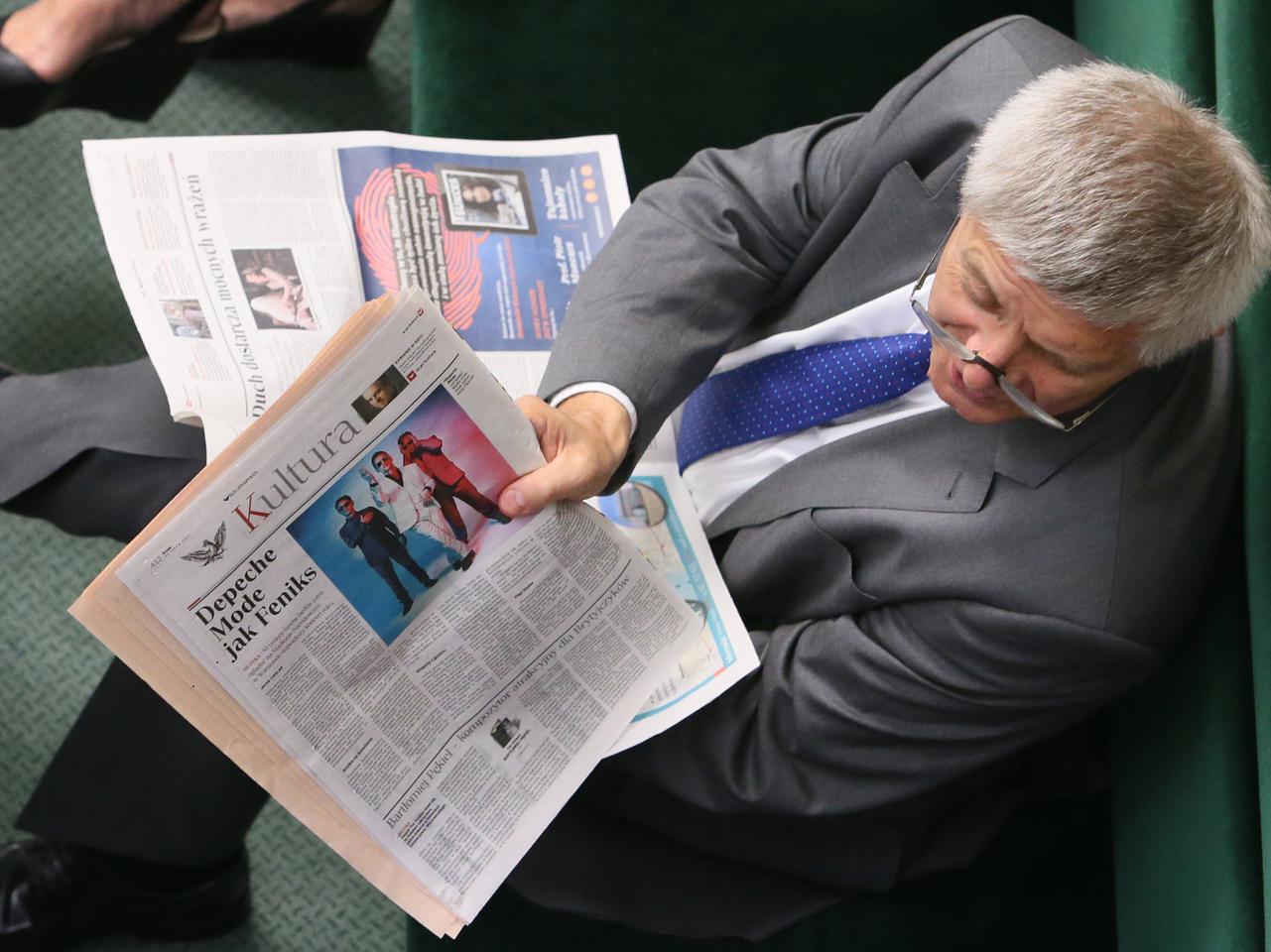 marek belka w sejmie podczas obrad nt deficytu budzetowego (7)