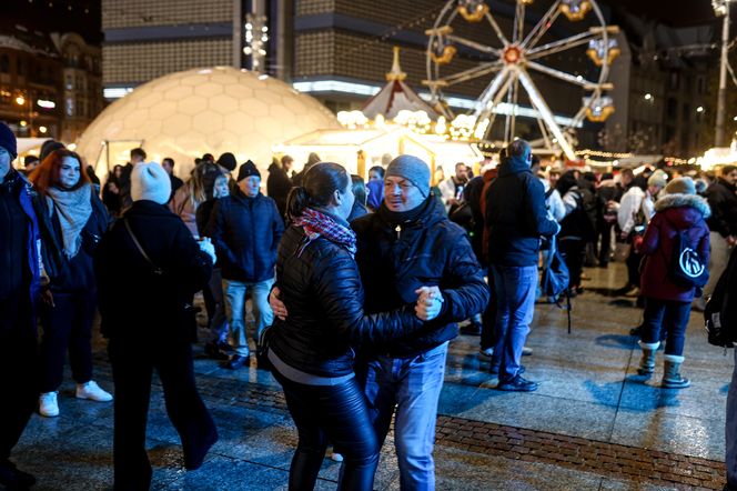 Świąteczna atmosfera na Rynku. Odwiedziliśmy katowicki jarmark bożonarodzeniowy