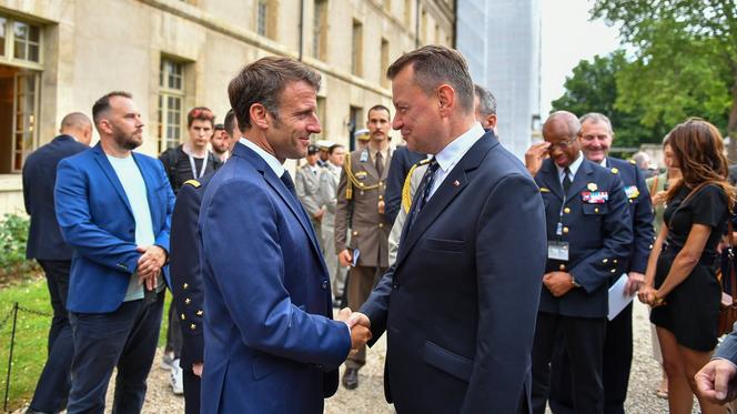 Minister Błaszczak na konferencji w Paryżu