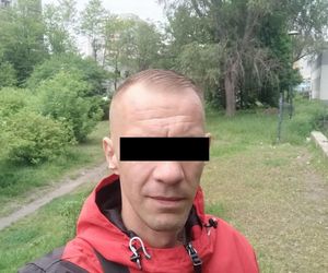 Brutalnie zakatował swoja matkę