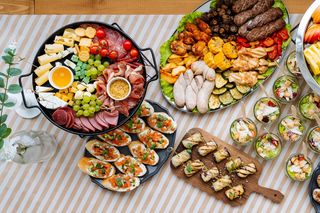 Co zrobić na andrzejki na szybko? Przekąski, które uratują każdą imprezę