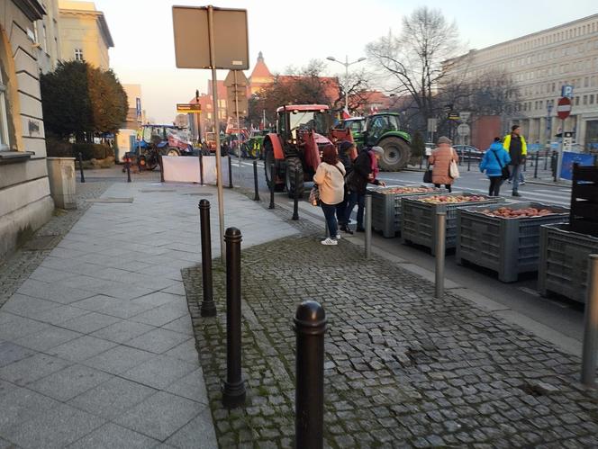 Protest rolników w Katowicach. Zablokowali centrum miasta