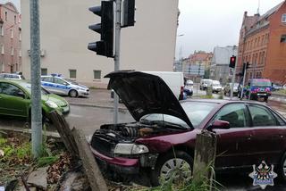 13-latek rozwalił Audi A4 w Wałbrzychu! Ukradł auto sąsiadce!