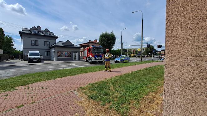 W Kraśniku dziecko wypadło z okna na trzecim piętrze. Wezwano śmigłowiec LPR 