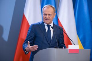 Donald Tusk chwali się stanem gospodarki, Mateusz Morawiecki z niego kpi.