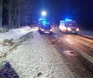 Roztrzaskał fiata i uciekł. Zostawił ciężko rannego kolegę. 25-latek pijany i z sądowym zakazem