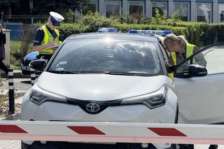 Kolizja na szpitalnym parkingu w Warszawie. Alkomat oszalał! Kierująca miała prawie 4 promile 