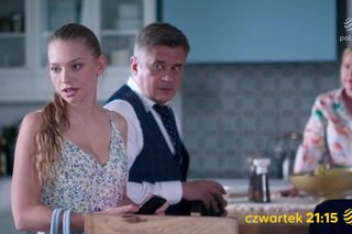 Przyjaciółki 24 sezon odc. 287. Anka (Magdalena Stużyńska), Julka (Nicole Bogdanowicz), Tomasz (Piotr Grabowski)