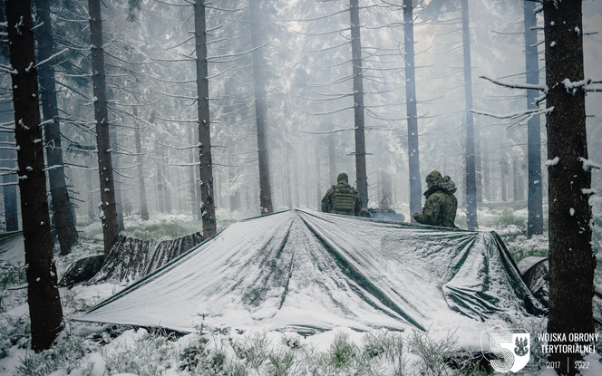Wojskowe ćwiczenia zimą. MON rozpoczyna akcję Trenuj z wojskiem w ferie