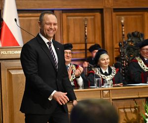 Prezydent Karol Nawrocki zadeklarował w Gdańsku, że priorytetem jest dla niego rozwój polskich technologii obronnych XXI wieku. Zapowiedział utworzenie Departamentu Technologii Przełomowych w Biurze Bezpieczeństwa Narodowego.