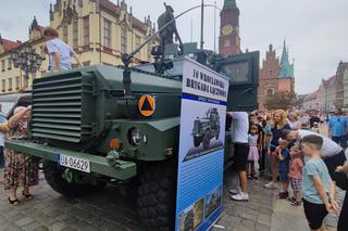 Święto Wojska Polskiego we Wrocławiu. Taki sprzęt zaprezentowano na wrocławskim Rynku 