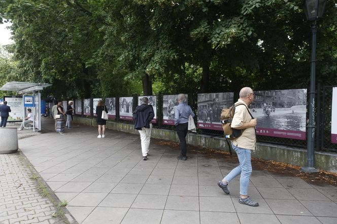 Powstanie Warszawskie w kadrze Stefana "Starby" Bałuka. Cichociemny szedł z aparatem do Powstania