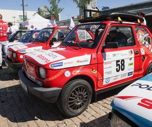 98 Fiatów 126p jedzie trasą wokół Bałtyku