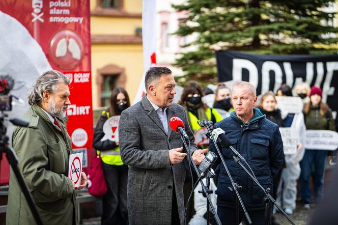 Smogowe płuca trafiły do Nowej Rudy. Zobacz zdjęcia instalacji!