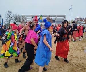 Mazowieckie Morsy otworzyły sezon morsowania 2025/2026 nad zalewem w Siedlcach