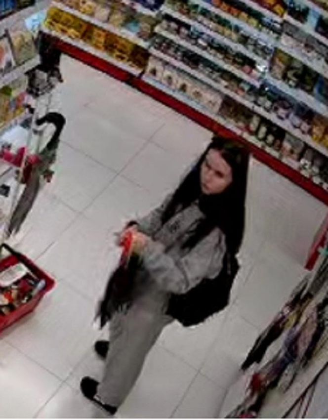 Kradzież kosmetyków w Rossmannie