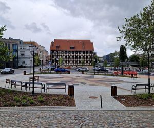 Rybi Rynek w Bydgoszczy niemal gotowy. Eleganckie nabrzeże już cieszy oczy!