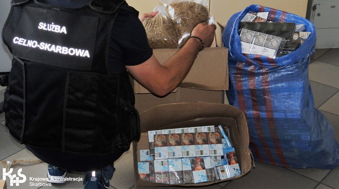 Na bazarze sprzedawał nielegalny towar. Wpadł podczas kontroli [ZDJĘCIA]