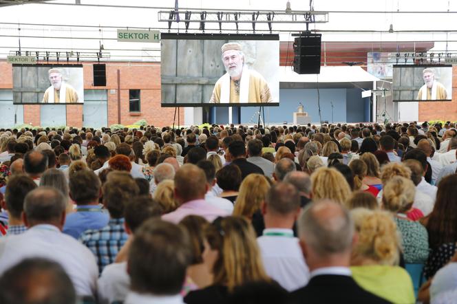 Kongres Świadków Jehowy 2024 w Sosnowcu trwa. To już piąty weekend zgromadzenia