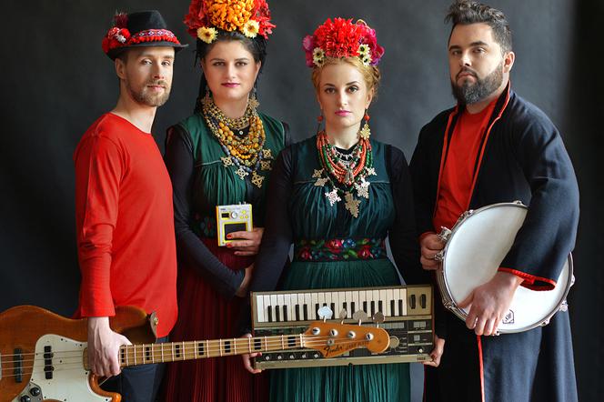 Dagadana - co to za zespół? Piosenki polskiej grupy odnoszą sukces na świecie!