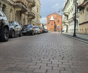 Tak wygląda jedna z najbardziej eleganckich ulic w Bydgoszczy. Zapraszamy na spacer po ul. Cieszkowskiego