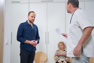 Na Wspólnej odc. 3571: Paweł (Grzegorz Kwiecień), Beata (Katarzyna Ptasińska)