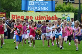 Poznają bliżej SOS Wioskę Dziecięcą w trakcie pikniku. Przed nami kultowy Bieg po Uśmiech