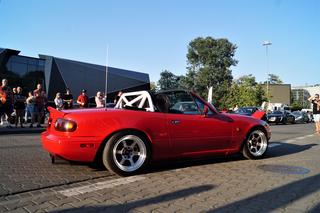 Bydgoskie Klasyki Nocą. Wyjątkowe auta zaparkowały pod Torbydem [ZDJĘCIA]