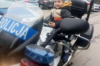 Jastrzębie-Zdrój: Kacperek marzy o byciu policjantem. Na komendzie czuje się jak w domu