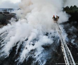 Ogromny pożar w Koniecpolu. Dogaszanie może potrwać kilka godzin