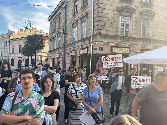 Protest w obronie Górek Czechowskich przed ratuszem