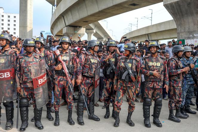 Samolot spadł na szkołę! Dziesiątki zabitych, 170 rannych