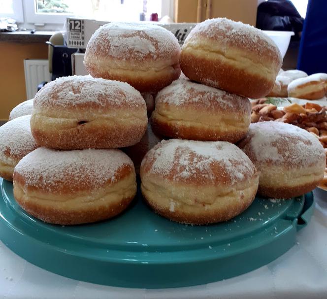 Górę pączków, faworków i ciastek zamienili na górę pieniędzy