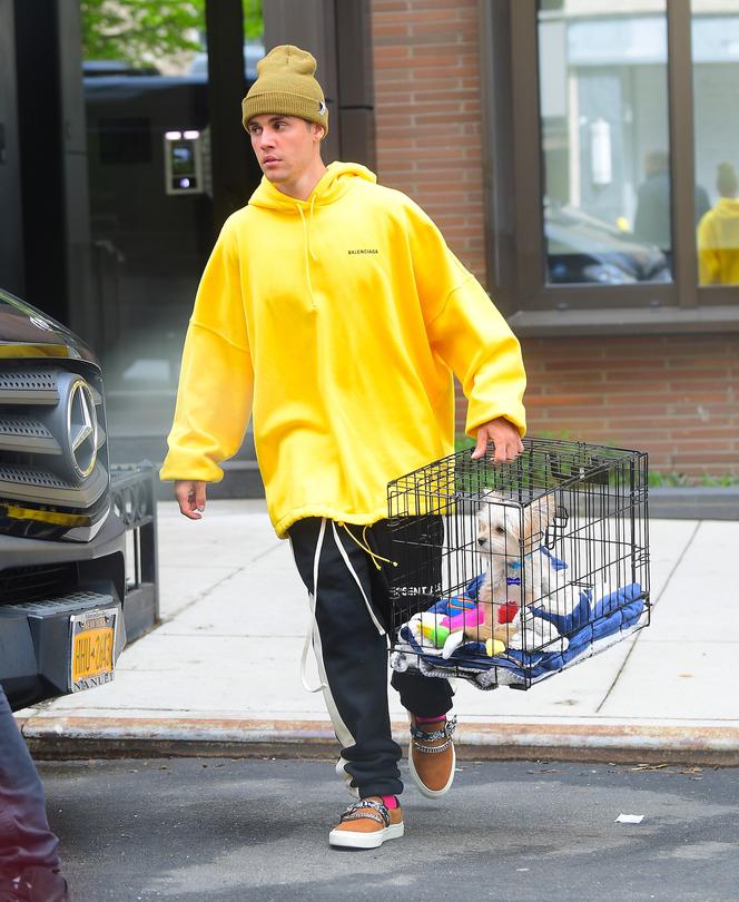 Justin Bieber i Hailey Bieber z psem