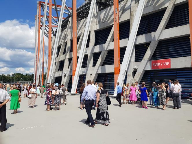 Kongres Świadków Jehowy w Białymstoku. Na stadionie miejskim tysiące uczestników [ZDJĘCIA]