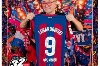 Koszulka Roberta Lewandowskiego z podpisami zawodników FC Barcelona
