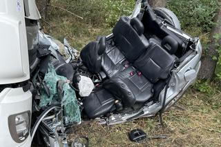 Dramat na dk 62 pod Wyszkowem. Trzy osoby zakleszczone w aucie, wśród rannych 14-latka