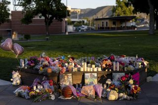 Zamordował trzy córeczki i zbiegł. Szukają go w lesie. To wojskowy, umie przetrwać