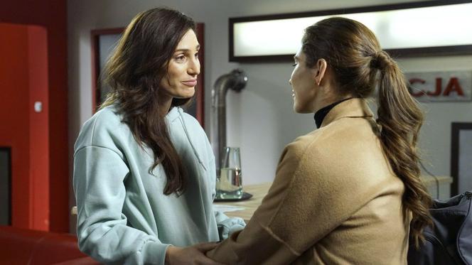Barwy szczęścia, odc. 2252. Regina (Kamila Kamińska), Celina (Orina Krajewska)