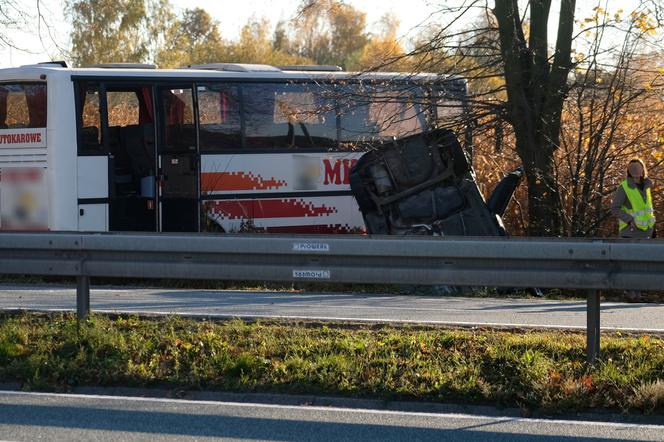 Wypadek w Pawłowicach. Jedna osoba nie żyje, pięć zostało rannych