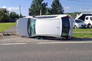 Niebezpieczny wypadek na DK 42 w Parszowie