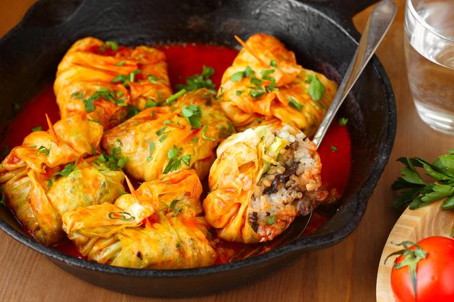 Sakiewki kapuściane z rybą i ryżem