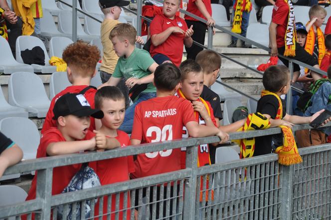 Korona Kielce - Ruch Chorzów. Zdjęcia kibiców na Suzuki Arenie