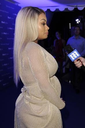 Blac Chyna w ciąży, z wielkim dekoltem