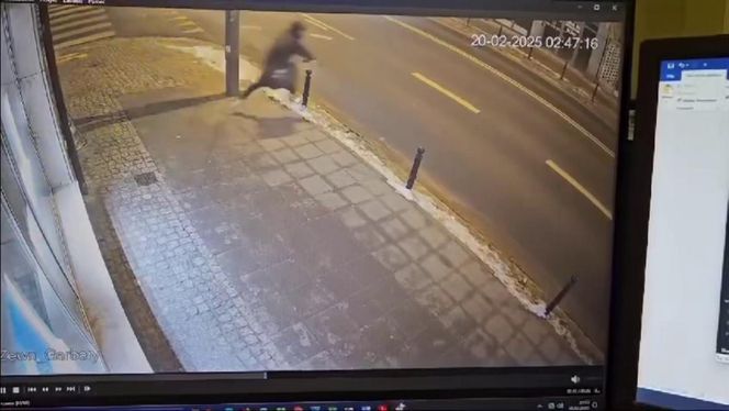 Wjechali autem do jubilera, a potem uciekli z łupem! Jest nagranie z napadu