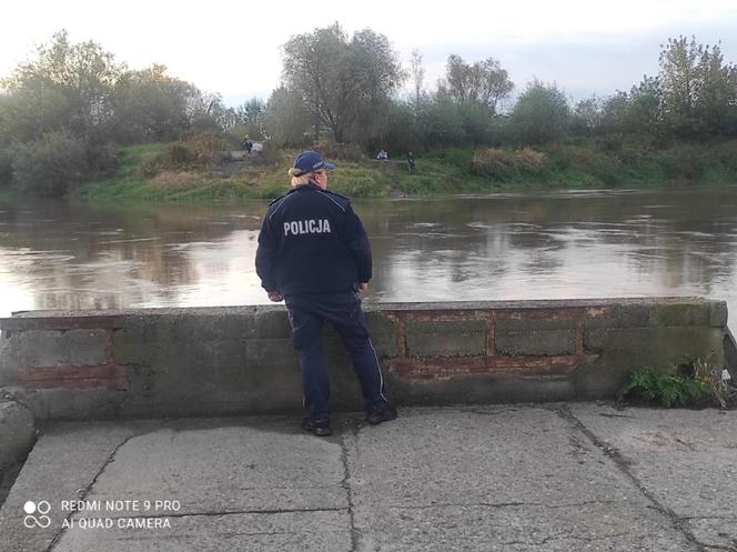 Małopolscy policjanci walczą z powodzią. W tych powiatach sytuacja wygląda najgorzej