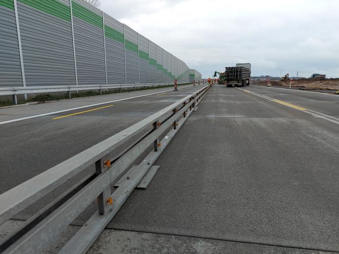A1 w Łódzkiem: Kierowcy mają już do dyspozycji cztery pasy ruchu! Na którym odcinku autostrady?