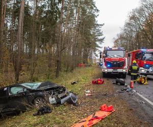 Tragiczne wypadek na DK 10 pod Piłą! Zginęła jedna osoba, a cztery zostały ranne [ZDJĘCIA]